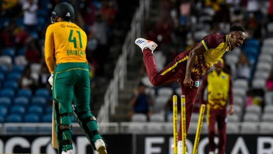 WI vs SA Highlights : आफ्रिकेने हातात आलेला सामना गमावला, शेवटच्या काही चेंडूंमध्ये फिरला सामना, वाचा