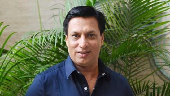 Madhur Bhandarkar birthday: कधीकाळी सिग्नलवर च्युइंगम विकायचा मधुर भांडारकर!