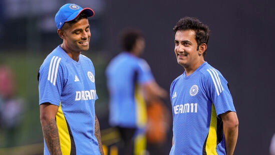 Suryakumar Yadav : सूर्यकुमार यादवला भारताच्या कसोटी संघात स्थान मिळेल का? 'या' खेळाडूंकडून मिळतेय तगडी स्पर्धा