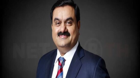 अदानी समूहाचे अध्यक्ष गौतम अदानी हे देशातील सध्याचे सर्वाधिक चर्चेतील उद्योगपती आहेत. राजकीय आणि औद्योगिक अशा दोन्ही कारणांमुळं ते चर्चेत आहेत. हिंडेनबर्ग रिसर्चच्या अहवालात केलेल्या आरोपांतून सावरलेले अदानी पुन्हा एकदा देशातील सर्वात श्रीमंत व्यक्ती बनले आहेत. हुरून इंडियाच्या यादीत त्यांना पहिलं स्थान मिळालं आहे. या यादीनुसार, त्यांची संपत्ती ११.६ लाख कोटी रुपये आहे. गेल्या वर्षीच्या तुलनेत त्यांच्या संपत्तीत ९५ टक्क्यांनी मोठी वाढ झाली आहे.