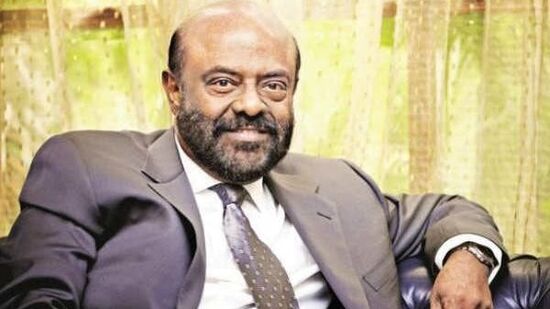 एचसीएल टेक्नॉलॉजीज या आयटी कंपनीचे सर्वेसर्वा शिव नाडर आणि त्यांचं कुटुंब ३.१४ लाख कोटी रुपयांच्या संपत्तीसह श्रीमंत भारतीयांच्या यादीत तिसऱ्या क्रमांकावर आहे.