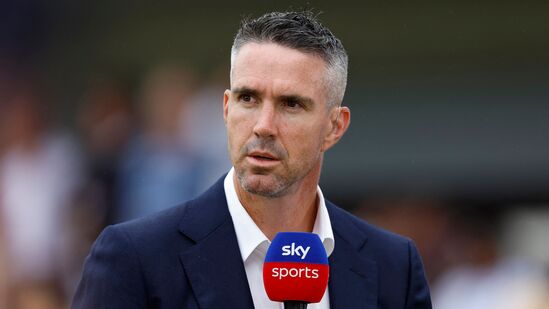 Kevin Pietersen : पीटरसनची इंग्लंडसोबत गद्दारी! कर्णधाराला कसं बाद करायचं हे विरोधी टीमला सांगितलं, ECB कडून हकालपट्टी