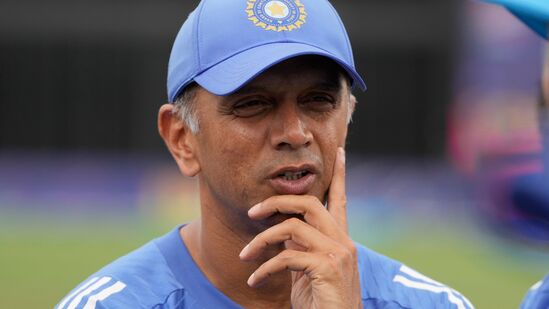Rahul Dravid : राहुल द्रविडची IPL मध्ये एन्ट्री, आरसीबी-केकेआर नाही तर ‘या’ संघाचा हेड कोच बनणार