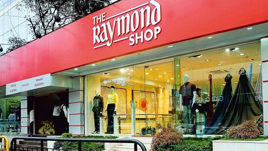 IPO Listing : रेमंडच्या 'या' शेअरची बाजारात धमाकेदार एन्ट्री! पहिल्याच दिवशी गुंतवणूकदारांचे पैसे दुप्पट