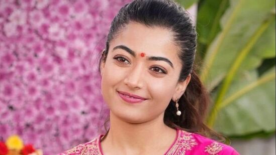 रश्मिका मंदना लवकरच रणबीर कपूरसोबत 'ॲनिमल पार्क'च्या शूटिंगला सुरुवात करणार आहे. या, चित्रपटाच्या प्रदर्शनाची तारीख अद्याप जाहीर करण्यात आलेली नाही. रश्मिका मंदना लवकरच रणबीर कपूरसोबत 'ॲनिमल पार्क'च्या शूटिंगला सुरुवात करणार आहे. या, चित्रपटाच्या प्रदर्शनाची तारीख अद्याप जाहीर करण्यात आलेली नाही.