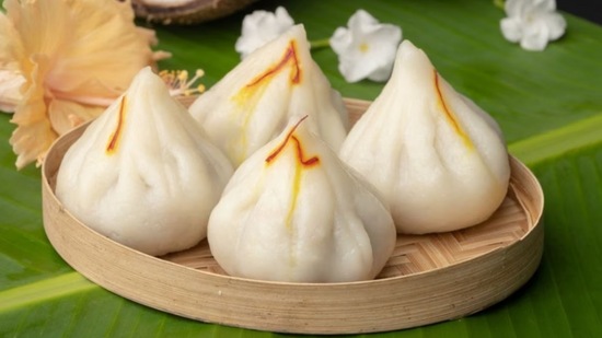 उकडीचे मोदक परफेक्ट बनवण्यासाठी टिप्स