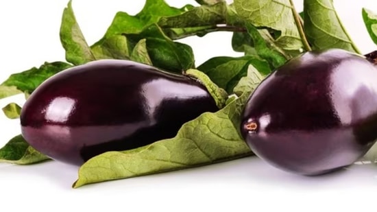 Which people should not eat eggplant?