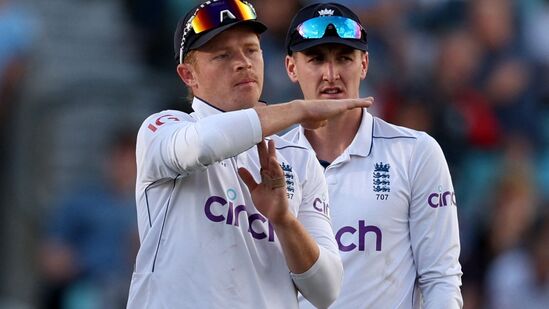 ENG vs SL : रिव्ह्यू घेण्यात धोनी सर्वोत्तम! पण इंग्लंडच्या कर्णधाराचा रेकॉर्ड बघितला का? थक्क व्हाल!