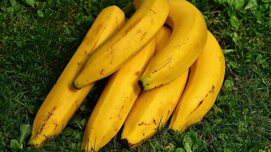 मुलांच्या आरोग्यासाठी केळी चांगली कि वाईट