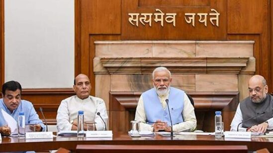 ७० वर्षावरील वृद्धांना आयुष्यमान भारत योजनेतून ५ लाखांपर्यंत मोफत उपचार