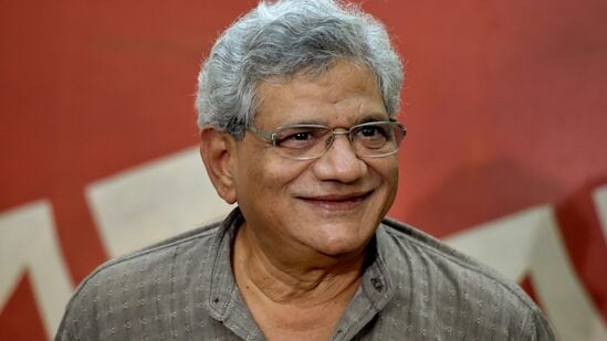 सीताराम येचुरी यांचे वयाच्या ७२ व्या वर्षी निधन