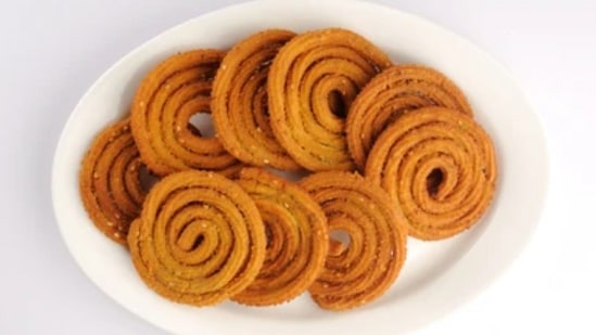 simple chakali recipe-चकली बनवण्याची सोपी पद्धत 