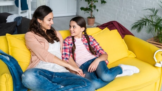 what to do when a girl gets her period for the first time- मुलीला पहिल्यांदा मासिक पाळी आल्यास काय करावे