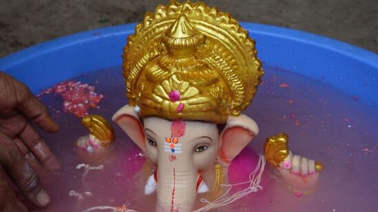 Anant Chaturdashi: घरी गणपती बाप्पाचे विसर्जन करण्यासाठी टिप्स