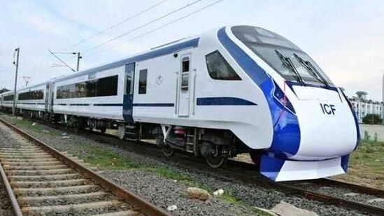  पुणे शहरातून आजपासून धावणार दोन वंदे भारत! असा असेल मार्ग; वाचा