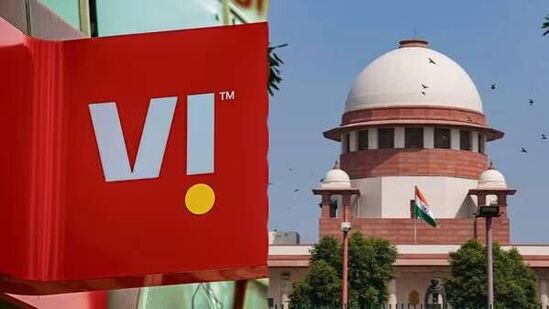 देशातील प्रमुख दूरसंचार कंपन्यांपैकी एक असलेल्या व्होडाफोन आयडियाचा शेअर आज जवळपास २० टक्क्यांनी गडगडला. सर्वोच्च न्यायालयाच्या एका निर्णयामुळं गुंतवणूकदारांनी विक्रीचा सपाटाच लावला. काय आहे हा निर्णय?