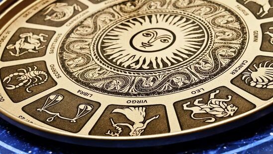 <p>Today Horoscope 17 September 2024 : आज शुल योग व विष्टी करण राहील. आज भाद्रपद पौर्णिमा तिथी आहे, चंद्र कुंभ राशीतून भ्रमण करत आहे. योग-संयोगात कसा जाईल आजचा मंगळवारचा दिवस! वाचा थोडक्यात राशीभविष्य!</p>