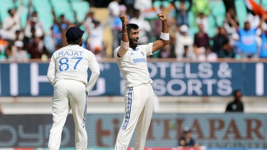 Jasprit Bumrah : चेन्नईत बुमराहने केला मोठा पराक्रम, या खास विक्रमात हरभजन सिंगला मागे टाकलं