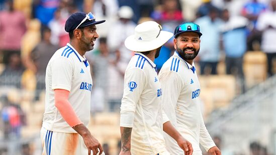 Team India : शिक्षण न झालेले क्रिकेटपटू टीम इंडियात येताच अस्खलित इंग्रजी कसे बोलू लागतात? गुपित जाणून घ्या