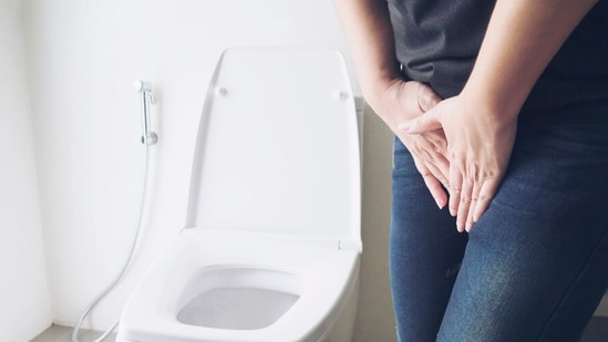 Hold urine for a long time 