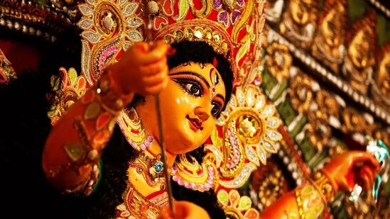 शारदीय नवरात्रोत्सवाला&nbsp;३&nbsp;ऑक्टोबर २०२४ पासून सुरुवात होत आहे. ११ ऑक्टोबरला नवमी तिथी आणि दुसऱ्या दिवशी&nbsp;१२ ऑक्टोबरला दसरा साजरा केला जाणार आहे. &nbsp;