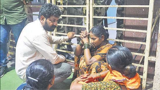 अक्षय शिंदेच्या वडिलांची पोलीस संरक्षणाची मागणी; अमित शाह, देवेंद्र फडणवीसांना लिहिलं पत्र