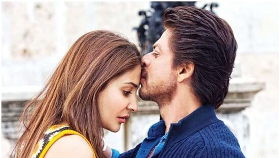 जब हैरी मेट सेजल या चित्रपटात शाहरुख खानने हॅरी नावाच्या गाईडची तर अनुष्का शर्माने पर्यटक सेजलची भूमिका साकारली होती. या प्रवासादरम्यान, सेजल तिची अंगठी हरवते आणि ती शोधण्यासाठी हरिसोबत जाते. जब हैरी मेट सेजल या चित्रपटात शाहरुख खानने हॅरी नावाच्या गाईडची तर अनुष्का शर्माने पर्यटक सेजलची भूमिका साकारली होती. या प्रवासादरम्यान, सेजल तिची अंगठी हरवते आणि ती शोधण्यासाठी हरिसोबत जाते.