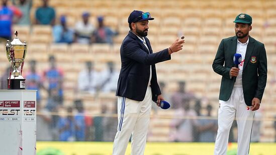 IND vs BAN : कानपूर कसोटीत भारताची प्रथम गोलंदाजी, रोहित शर्मानं प्लेइंग इलेव्हनमध्ये दिली या खेळाडूंना संधी