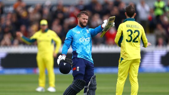 ENG vs AUS : आयपीएल ऑक्शनपूर्वी बेन डकेटनं दाखवलं रौद्ररुप, वादळी शतक ठोकत ऑस्ट्रेलियनं गोलंदाजांचा धुव्वा उडवला