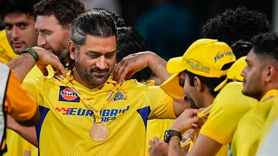  ipl retension rule : धोनीसाठी आयपीएलचे नियम बदलले, किती खेळाडू रिटेन होणार? मॅची फी किती मिळणार? नवे नियम जाणून घ्या