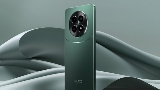 रियलमी नार्झो ७० एक्स: या यादीतील पुढचा फीचर भरलेला बजेट स्मार्टफोन म्हणजे रियलमी नार्झो ७०एक्स. स्मार्टफोनमध्ये मीडियाटेक डायमेंसिटी ६१००+ ६ एनएम ५जी प्रोसेसर देण्यात आला आहे जो दमदार परफॉर्मन्स देण्याचा दावा करतो. यात १२० हर्ट्झ रिफ्रेश रेट आणि कुरकुरीत व्हिज्युअल्ससाठी एफएचडी रिझोल्यूशन देण्यात आले आहे. आता रियलमी नार्झो ७० एक्स केवळ१२ हजार २४९ रुपयांच्या सवलतीच्या किंमतीत उपलब्ध आहे.