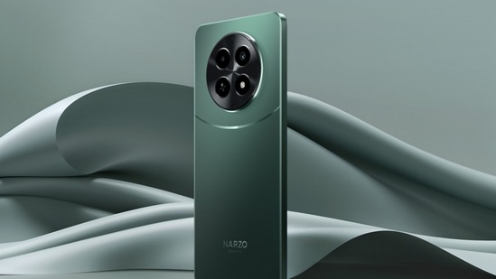 रियलमी नार्झो ७० एक्स: हा स्मार्टफोन मिड-रेंज स्मार्टफोन सेगमेंटमध्ये अनोख्या डिझाइनसह येतो. रियलमी नार्झो ७० एक्स मध्ये मीडियाटेक डायमेंसिटी ६१००+ प्रोसेसर 5G आणि ५००० एमएएचची मोठी बॅटरी देण्यात आली आहे, ज्यामुळे वापरकर्ते कोणत्याही त्रासाशिवाय त्यांची दैनंदिन कामे करू शकतात. आता, अ‍ॅमेझॉन ग्रेट इंडियन फेस्टिव्हलदरम्यान खरेदीदारांना ते ११ हजार ४४९ रुपयांच्या सवलतीच्या किंमतीत मिळू शकते.