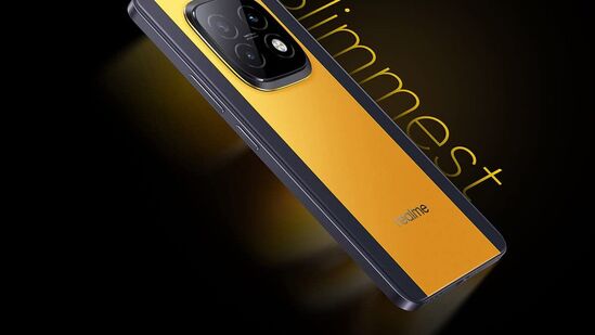 रियलमी नार्झो ७० टर्बो: मोटरस्पोर्ट्स-प्रेरित डिझाइनअसलेला हा नवा स्मार्टफोन आहे. रियलमी नार्झो ७० टर्बो मध्ये मीडियाटेक डायमेंसिटी ७३०० एनर्जी 5G चिपसेट आहे. एआय बूस्ट २.० आणि इतर शक्तिशाली फीचर्स मिळत आहेत. हा स्मार्टफोन तुम्हाला १४ हजार ९९९ रुपयांच्या सवलतीच्या किंमतीत मिळू शकतो.