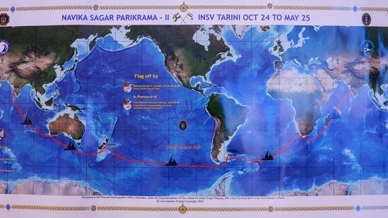 ‘नाविका सागर परिक्रमा -२’ ची सुरूवात आज गोवा येथून झाली. मे २०२५ पर्यंत पुढील सात महिने INSV तरिणी ही बोट समुद्रात प्रवास करणार आहे. सुरू. रहाणार आहे. यादरम्यान आवश्यकता भासल्यास बोटील इंधन भरणे आणि बोटीच्या देखभाल दुरुस्तीसाठी चार बंदरांवर थांबणार आहे. यात ऑस्ट्रेलियातील फ्रेमेंटल बंदर, न्यूझिलंडमधील लॅटलेटन बंदर, फॉकलंड बेटांवरील स्टॅनले बंदर आणि दक्षिण आफ्रिकेतील केपटाउन बंदरांवर थांबणार आहे. ‘नाविका सागर परिक्रमा -२’ ची सुरूवात आज गोवा येथून झाली. मे २०२५ पर्यंत पुढील सात महिने INSV तरिणी ही बोट समुद्रात प्रवास करणार आहे. सुरू. रहाणार आहे. यादरम्यान आवश्यकता भासल्यास बोटील इंधन भरणे आणि बोटीच्या देखभाल दुरुस्तीसाठी चार बंदरांवर थांबणार आहे. यात ऑस्ट्रेलियातील फ्रेमेंटल बंदर, न्यूझिलंडमधील लॅटलेटन बंदर, फॉकलंड बेटांवरील स्टॅनले बंदर आणि दक्षिण आफ्रिकेतील केपटाउन बंदरांवर थांबणार आहे.