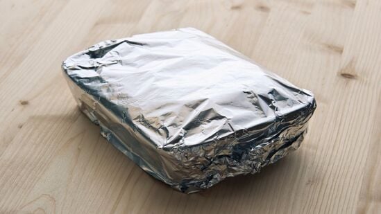 जेवणासाठी वापरलेला कागद पुन्हा वापरणे टाळा. ते चांगलं नाही&nbsp;