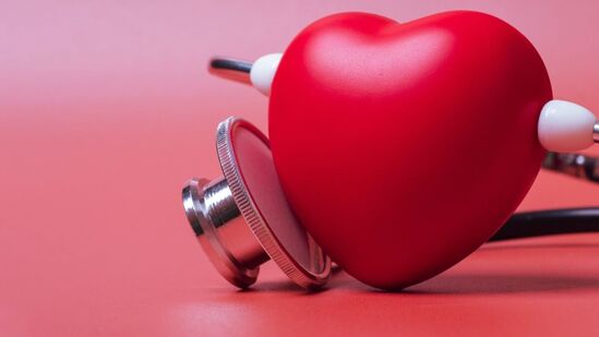 हृदयाच्या आरोग्यासाठी चांगले-ह्रदयाचे आरोग्य चांगले ठेवणे आजकाल अधिक कठीण झाले आहे. अशा परिस्थितीत, धनुरासनाचा दररोजचा सराव कॅलरी बर्न करण्यास, पचनक्रिया वाढण्यास आणि शरीरातील चरबी कमी करण्यास मदत करतो. त्यामुळे रक्तवाहिन्यांमधील ब्लॉकेजचा धोका कमी होतो आणि हृदयाचे आरोग्य चांगले राहते. हृदयाच्या आरोग्यासाठी चांगले-ह्रदयाचे आरोग्य चांगले ठेवणे आजकाल अधिक कठीण झाले आहे. अशा परिस्थितीत, धनुरासनाचा दररोजचा सराव कॅलरी बर्न करण्यास, पचनक्रिया वाढण्यास आणि शरीरातील चरबी कमी करण्यास मदत करतो. त्यामुळे रक्तवाहिन्यांमधील ब्लॉकेजचा धोका कमी होतो आणि हृदयाचे आरोग्य चांगले राहते.