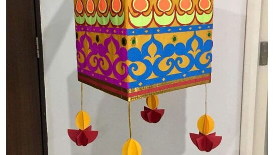 त्याचप्रकारे दिवाळीतील सर्वात महत्वाची गोष्ट म्हणजे आकाशकंदील होय.&nbsp;