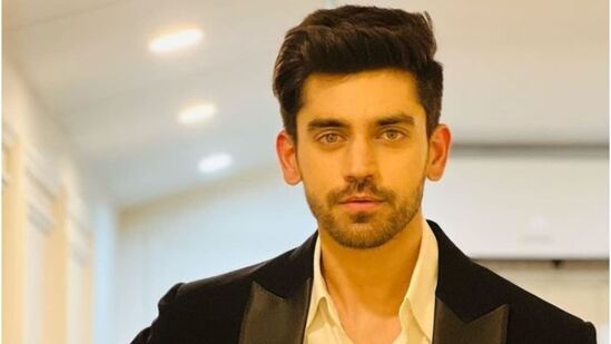 अविनाश या यादीत पाचव्या क्रमांकावर आहे. पण, करण वीर मेहरा या यादीत कसा नाही, यामुळे चाहत्यांना आश्चर्य वाटत आहे.