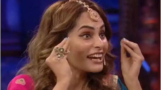 अभिनेत्री श्रुती अर्जुन या यादीत चौथ्या क्रमांकावर आहे. तसे, पहिल्या दिवसापासूनच प्रेक्षकांना श्रुतिका खूपच मनोरंजक वाटत आहे. अभिनेत्री श्रुती अर्जुन या यादीत चौथ्या क्रमांकावर आहे. तसे, पहिल्या दिवसापासूनच प्रेक्षकांना श्रुतिका खूपच मनोरंजक वाटत आहे.