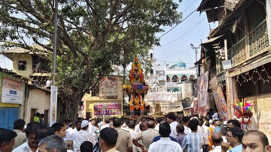 कार्तिकी शुद्ध एकादशीला रथाची गाव परिक्रमा पूर्ण झाल्यानंतर रात्री सवाद्य रथावरील देव उतरवून श्रीराम मंदिरात रामनामघोषात आणून विराजित केली जाते. रथोत्सवाला जिल्हाभरातील खेड्यापाड्यांतूनही लोक दर्शनासाठी येतात.&nbsp;
