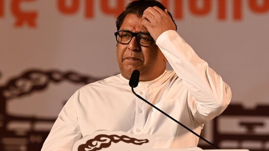 राज ठाकरेंच्या बोलण्याला महाराष्ट्रात किंमत नाही; ठाकरेंच्या शिवसेनेचा हल्लाबोल