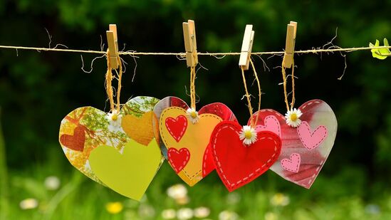 सिंह&nbsp;या आठवड्यात प्रेम जीवनामध्ये चढ-उतार येतील. परंतु काही लोकांचे त्यांच्या जोडीदाराशी घट्ट भावनिक बंध असेल. जोडीदाराशी अनावश्यक वाद टाळा. त्यांचे मन दुखावले जाईल असे काहीही बोलू नका. तुमच्या जोडीदाराच्या मतांचा आदर करा. नात्यातील समस्या एकत्र सोडवण्याचा प्रयत्न करा.