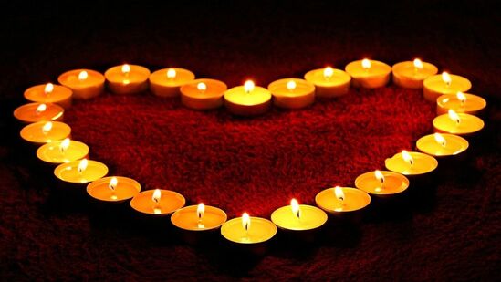 मिथुन :&nbsp;या आठवड्यात नात्यात प्रेम आणि विश्वास वाढेल. तुमच्या जोडीदारालाही काही वैयक्तिक जागा द्या. तुमच्या भावना आणि विचार जोडीदारावर लादू नका. त्याऐवजी, एकत्र नाते मजबूत करण्याचा प्रयत्न करा. काही लोकांच्या नात्यालाही आई-वडिलांची साथ मिळेल. विवाह निश्चित होण्याचीही शक्यता आहे.