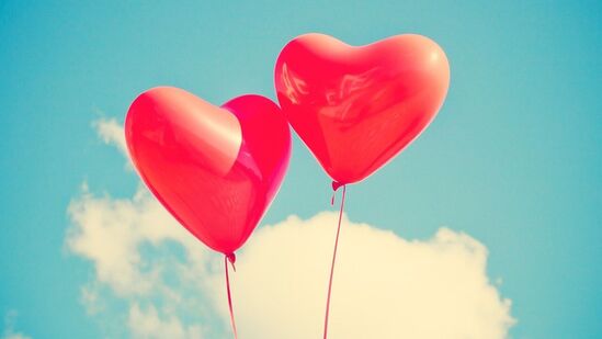 कर्क :&nbsp;या आठवड्यात विवाहबाह्य संबंधांपासून दूर राहा, ज्यामुळे वैवाहिक जीवनात समस्या वाढू शकतात. तुमच्या भावना तुमच्या जोडीदारासोबत शेअर करण्यास अजिबात संकोच करू नका. या आठवड्यात काही लोकांना त्यांच्या जोडीदाराकडून फसवणूक होऊ शकते. नात्यात परस्पर समंजसपणाचा अभाव जाणवेल. चुकीच्या नातेसंबंधातून बाहेर पडण्याचा प्रयत्न करा.