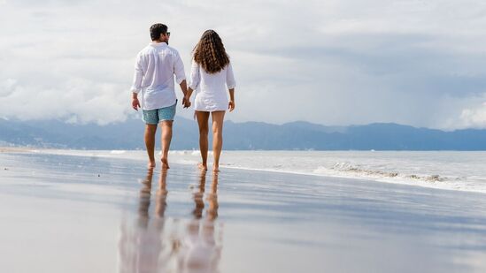 मीन :&nbsp;नातेसंबंधातील समस्या सोडवण्यासाठी हा आठवडा योग्य काळ आहे. काही स्त्रिया त्यांच्या जोडीदाराशी नवीन सुदृढ नातेसंबंध सुरू करू शकतात. मात्र, विवाहितांनी असे करणे टाळावे. काही लोक आपल्या जोडीदाराच्या कुटुंबाला भेटण्याचे नियोजन करू शकतात. अहंकारामुळे नातेसंबंधात समस्या निर्माण होऊ देऊ नका.&nbsp;(डिस्क्लेमर : या लेखात दिलेली माहिती पूर्णपणे सत्य आणि अचूक असेलच असं नाही. हिंदुस्तान टाइम्स मराठी तसा दावा करत नाही. अनुकरण करण्याआधी संबंधित क्षेत्रातील तज्ज्ञांचा सल्ला घ्यावा.)