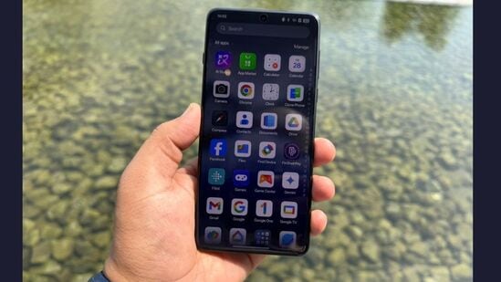 ओप्पो फाइंड एक्स 8 लाइटनिंग स्नॅप फीचरमुळे युजर्स एका सेकंदात सात फोटो कॅप्चर करू शकतात, ज्यामुळे ते विनाविलंब 30 सेकंदात सतत 200 फोटो कॅप्चर करू शकतात.