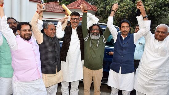 काँग्रेसनी दिला हेमंत सोरेन यांना बिनशर्त पाठिंबा! लवकरच सत्ता स्थापनेचा करणार दावा