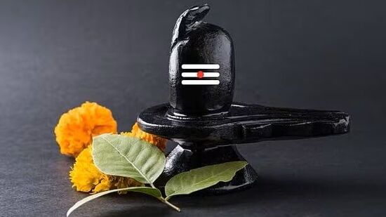 मासिक शिवरात्री कधी आहे? जाणून घ्या योग्य तिथी, मुहूर्त आणि पूजेचे साहित्य!