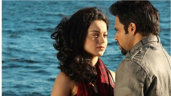 यानंतर, २००२मध्ये राझ सिनेमा आला. या चित्रपटात डिनो मोरिया आणि बिपाशा बसू मुख्य भूमिकेत होते. हा चित्रपट सुपरहिट ठरला होता. हा आतापर्यंतच्या सर्वोत्तम हॉरर चित्रपटांपैकी एक आहे. यानंतर, २००२मध्ये राझ सिनेमा आला. या चित्रपटात डिनो मोरिया आणि बिपाशा बसू मुख्य भूमिकेत होते. हा चित्रपट सुपरहिट ठरला होता. हा आतापर्यंतच्या सर्वोत्तम हॉरर चित्रपटांपैकी एक आहे.