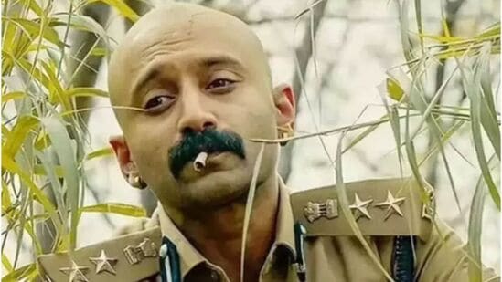 अभिनेता फहद फासिल हा चित्रपटात खलनायकाच्या भूमिकेत दिसला आहे. त्याला 'पुष्पा २'साठी ८ कोटी रुपये मिळाले आहेत. अभिनेता फहद फासिल हा चित्रपटात खलनायकाच्या भूमिकेत दिसला आहे. त्याला 'पुष्पा २'साठी ८ कोटी रुपये मिळाले आहेत.